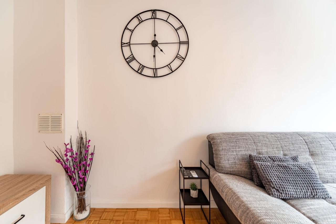 Apartment 12 O'Clock Zara Esterno foto