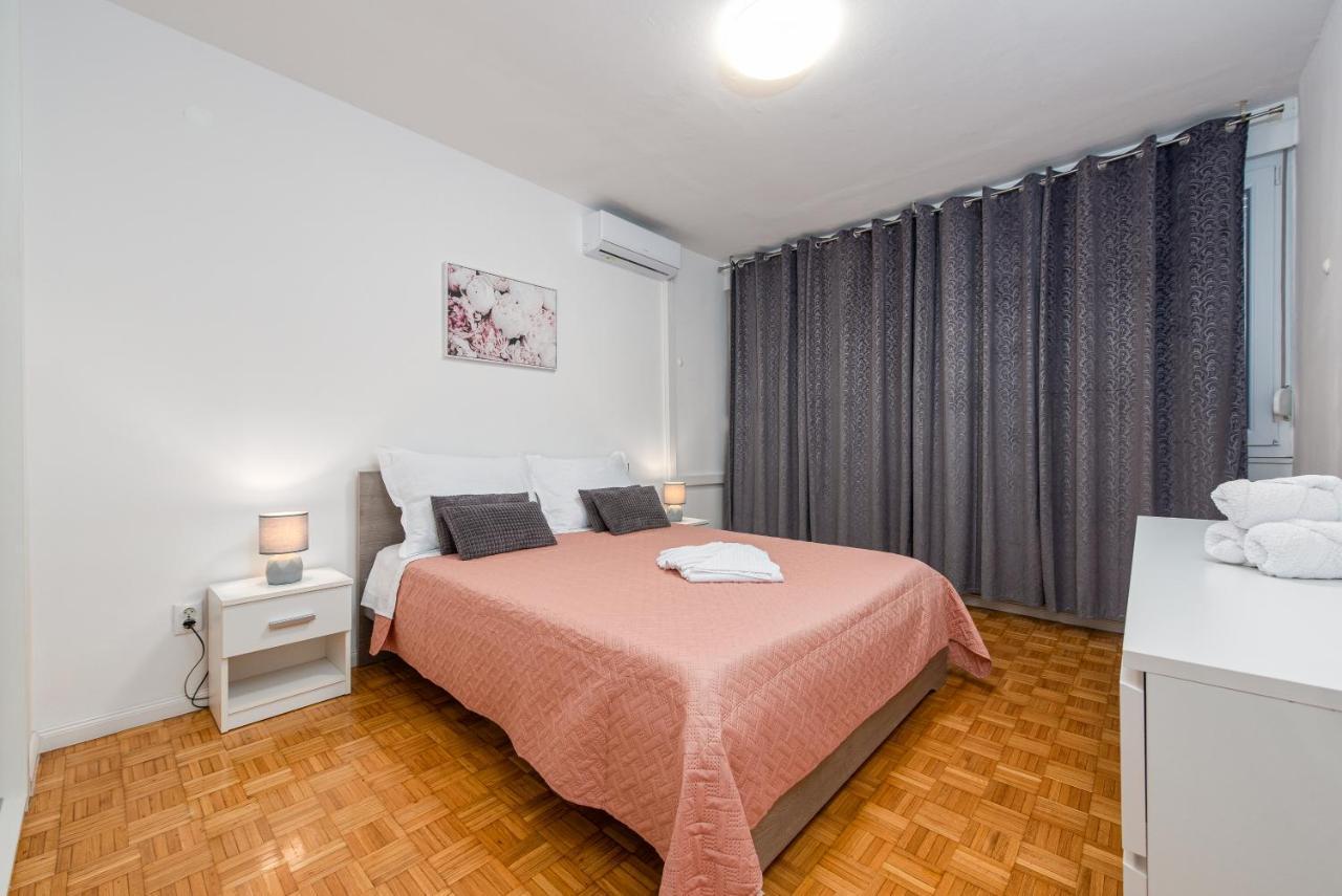 Apartment 12 O'Clock Zara Esterno foto